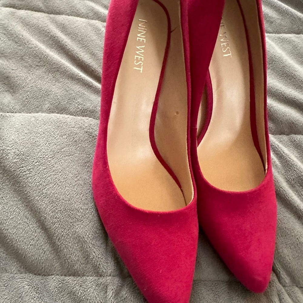 Nine West Hot Pink Suede Gwendle Pump